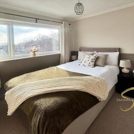 Stylish 2Bed - Manchester - Free Parking Hyde Buitenkant foto