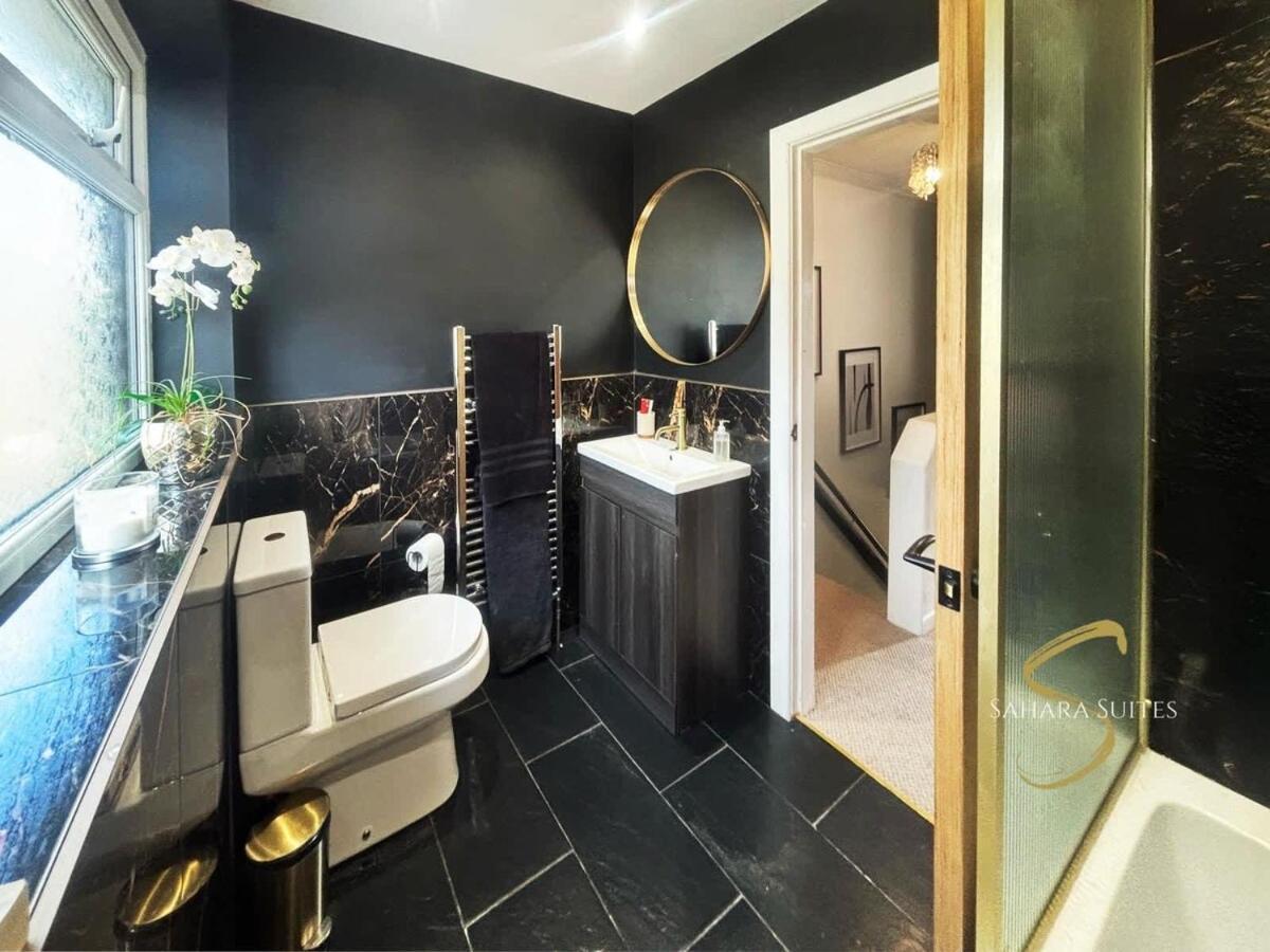 Stylish 2Bed - Manchester - Free Parking Hyde Buitenkant foto