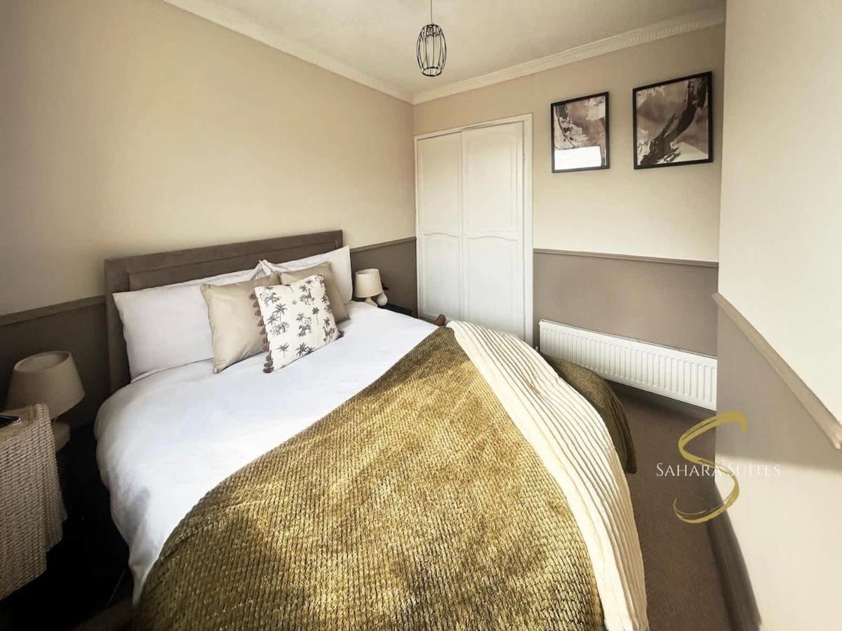 Stylish 2Bed - Manchester - Free Parking Hyde Buitenkant foto